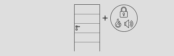 Abbildung einer einfarbigen Tür mit Türdrücker und Schloss. Auf dem Türblatt sind vier Querrillen zu sehen, die im gleichen Abstand zueinander angeordnet sind.  Rechts neben der Tür sind drei Funktionssymbole Schloss, Feuer und Lärm abgebildet, die durch ein Pluszeichen mit der Tür verbunden sind.