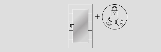 Abbildung einer einfarbigen Tür mit Türdrücker und Schloss. Auf dem Türblatt sind vier Querrillen zu sehen, die im gleichen Abstand zueinander angeordnet sind und in der Mitte ist ein Lichtausschnitt. Rechts neben der Tür sind drei Funktionssymbole Schloss, Feuer und Lärm abgebildet, die durch ein Pluszeichen mit der Tür verbunden sind.
